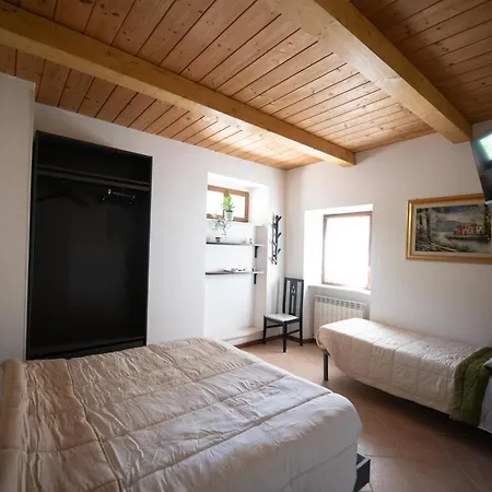 Casa Galie בית הארחה Comunanza
